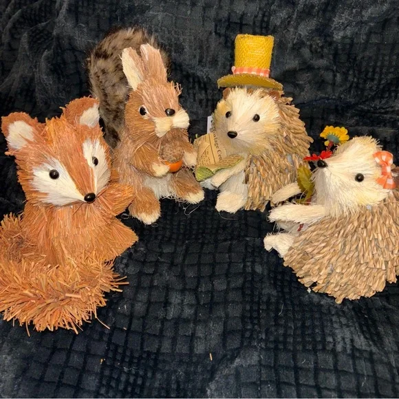 Straw Animal Decor - Set of 4 Animals - Picture 3 of 15